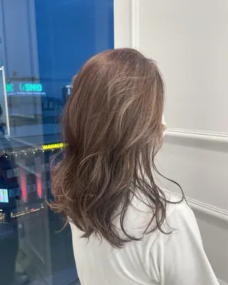 ロング カラー 西澤 咲輝のヘアスタイル