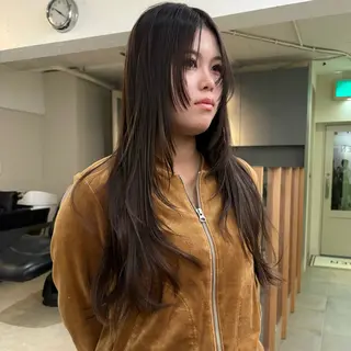 ロング レイヤーカット🐩 透明感カラー モカのヘアスタイル