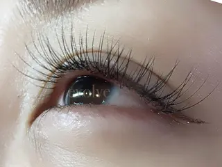 マツエク・マツパ evolve by TypeAB所属・evolve  by TypeABのマツエク・マツパデザイン