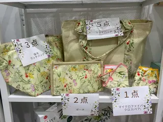 ショート カラー ネイル マツエク・マツパ アイブロウ 小倉 麻由のエステ・リラクイメージ