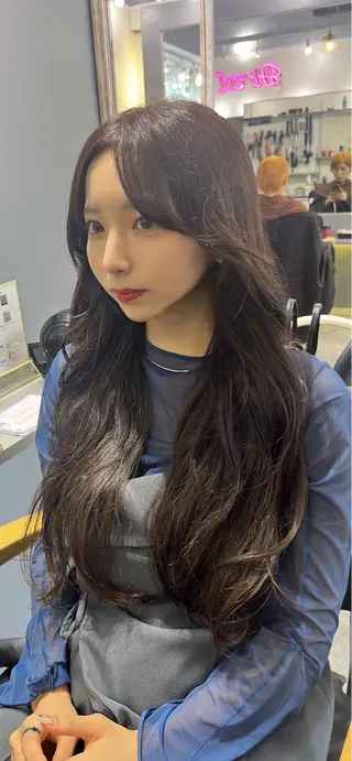 ロング カラー 美髪/髪質改善 顔周り/透明感カラーのヘアスタイル