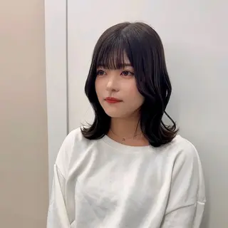 ミディアム カラー ブリーチなし/レイヤ ー特化🌈Tommyのヘアスタイル