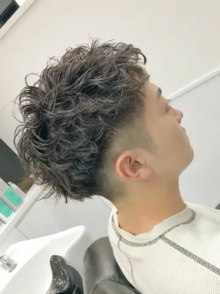 ミディアム 齋藤 梅太郎のヘアスタイル