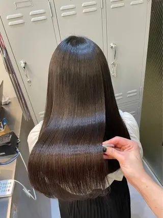 ロング カラー 西山 夢月のヘアスタイル