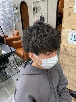 パーマ メンズ センターパート ／植田のヘアスタイル