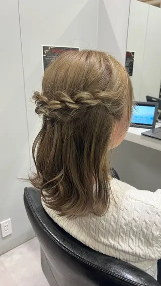 ミディアム カラー ヘアアレンジ 🎀tokute ナオ🧸のヘアスタイル