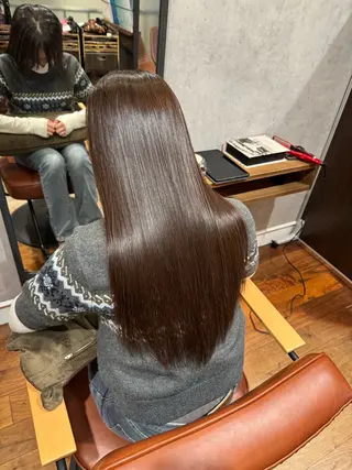 ロング カラー LOUVRE total beauty salon by aile所属・本間 渓の眉毛・アイブロウイメージ