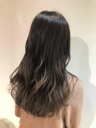 ロング カラー scene.池袋所属・scene. haraのヘアスタイル