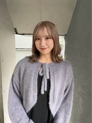 カラー ミルクティーベージュ ブリーチ🖤サヤカのヘアスタイル