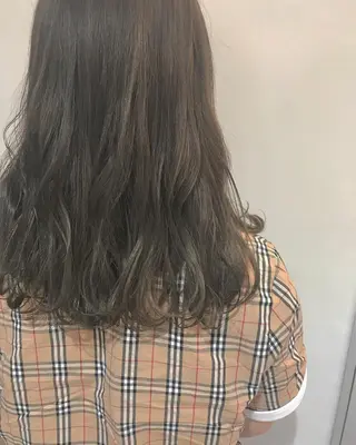 セミロング カラー 吉田 早織のヘアスタイル