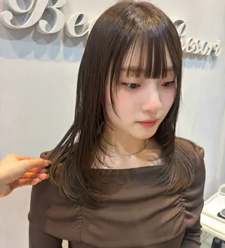 セミロング カラー reborn店長 🤍リルのヘアスタイル