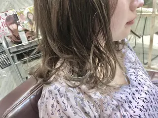 ミディアム カラー youres hair 新宿三丁目所属・髪質改善カラー、美髪 トリートメント専門のヘアスタイル