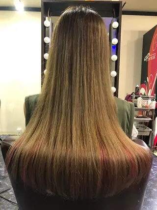 ロング カラー vi viのヘアスタイル