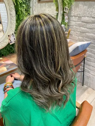 セミロング カラー ブリーチ超特化美容師 ☯️ルカ✡️💫のヘアスタイル