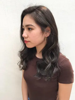 セミロング カラー THE DAY所属・AKI HASHIMOTOのヘアスタイル