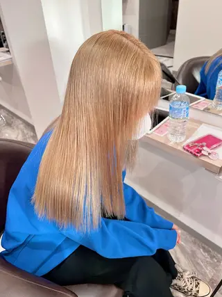 セミロング ブリーチ毛に縮毛矯正 ✨カラー✨山田 正幸のヘアスタイル