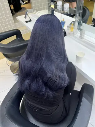 セミロング 寒色＆ブリーチ特化 寒色MiOのヘアスタイル