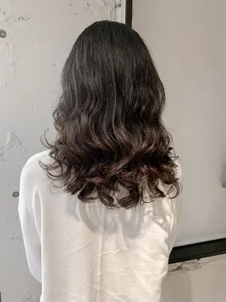 ミディアム パーマ ヘアアレンジ yuka .のヘアスタイル