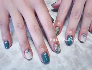 ネイル ネイルリボン 受付スタッフのネイルデザイン