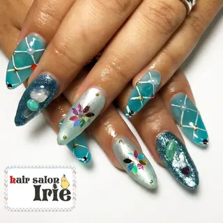ネイル Hair salon Irie所属・與儀 知佳のネイルデザイン