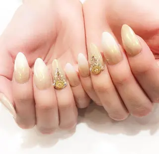 ネイル nailstudio ′ecole所属・nailstudio ′ecoleのネイルデザイン