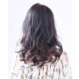 ミディアム カラー パーマ KIZU 髪質改善 怪談を語る美容師のヘアスタイル