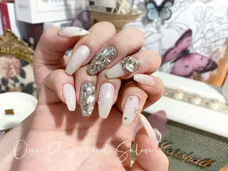 ネイル One Plus Nail Salonのネイルデザイン