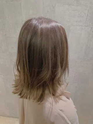 ミディアム リンネ 甲東園のヘアスタイル