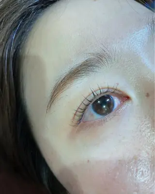 マツエク・マツパ cure所属・井上 真里奈のヘアスタイル