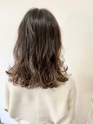 セミロング 山本 茉希のヘアスタイル