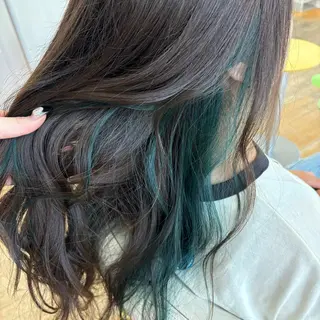 カラー 浅岡 二葉のヘアスタイル