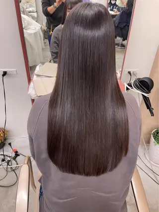 セミロング Theo所属・宮本 愛良のヘアスタイル