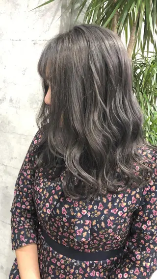 セミロング カラー タカハシ ユウキのヘアスタイル
