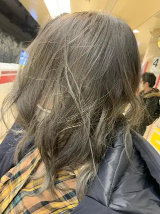 ミディアム カラー infinity新富町所属・池田 美玖のヘアスタイル