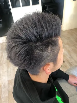 ショート カラー Cuore 清尾 浩昭のヘアスタイル