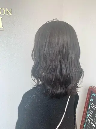 ミディアム カラー 三野 沙也のヘアスタイル