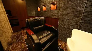 ショート カラー HIRO GINZA新橋店所属・山内 敢史のヘアスタイル