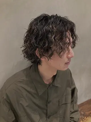 ミディアム パーマ メンズ fifth JINGUMAE所属・波巻きスパイラルパー マ/シャドウパーマ駿のヘアスタイル
