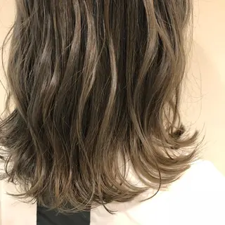 ミディアム 松佐 ゆかりのヘアスタイル