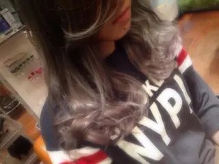 セミロング カラー Lyrae~リラエ~所属・上原 聡良(akira)のヘアスタイル