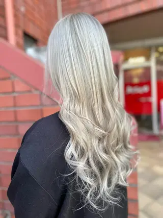 ロング 横山 千春のヘアスタイル