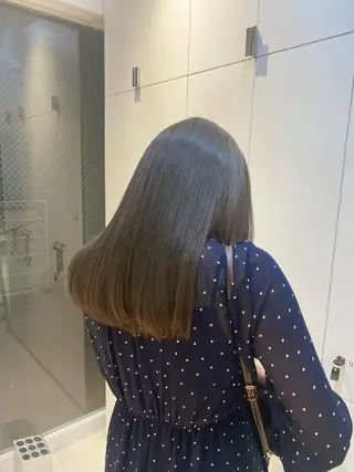 カラー ハイレイヤー/ウルフ 吉田ジョウのヘアスタイル