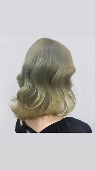 ミディアム カラー ヘアアレンジ ガーリー♡女の子っぽ ヘア♡ピンクカラー♡のヘアスタイル