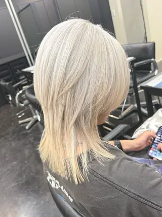 ミディアム メンズ TAKUMI ハイトーン/ウルフのヘアスタイル