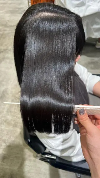 ミディアム HERMITAGE YUDUKIのヘアスタイル