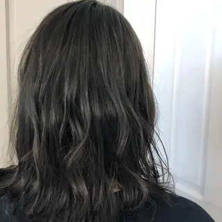 ミディアム カラー レイヤーと顔まわり 大好き❣️関口拓馬のヘアスタイル