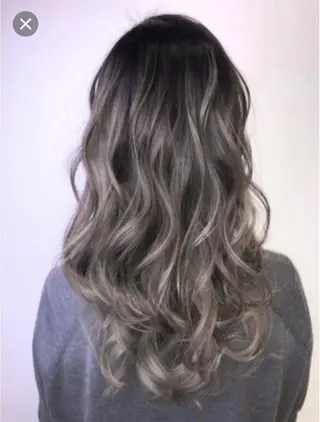 カラー 福元友梨 ディレクター✂️のヘアスタイル