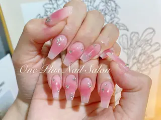 ネイル One Plus Nail Salonのネイルデザイン