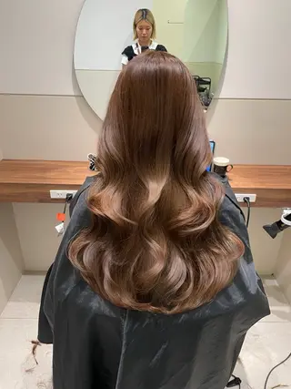 ロング カラー 岩田菜央 《武蔵小杉》のヘアスタイル