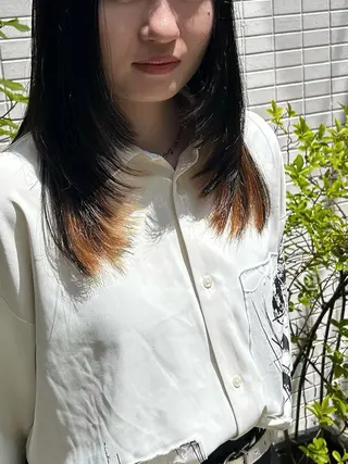 ロング L’HOMME BLANC所属・佐藤 優里奈のヘアスタイル